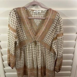 NWOT Rose + Olive Ladies Blouse Size L Cream, peach and aqua print